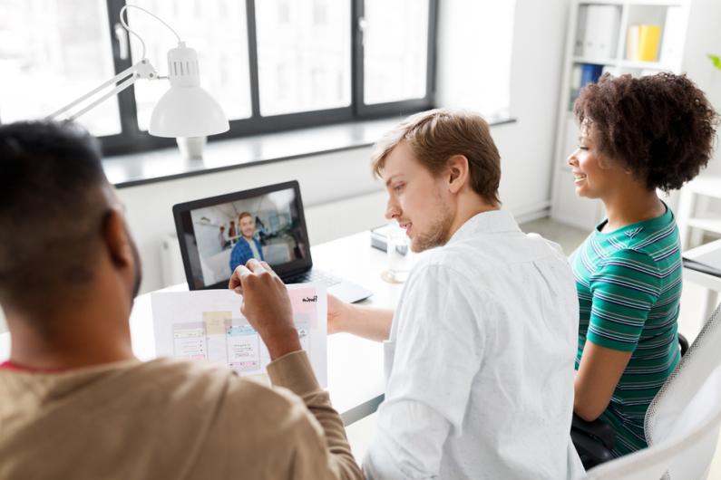 Tools und Dolmetscher für Videokonferenzen