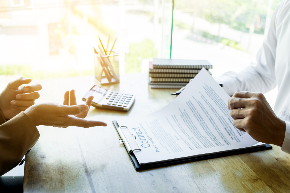 Les enjeux de la traduction d’un contrat commercial en anglais